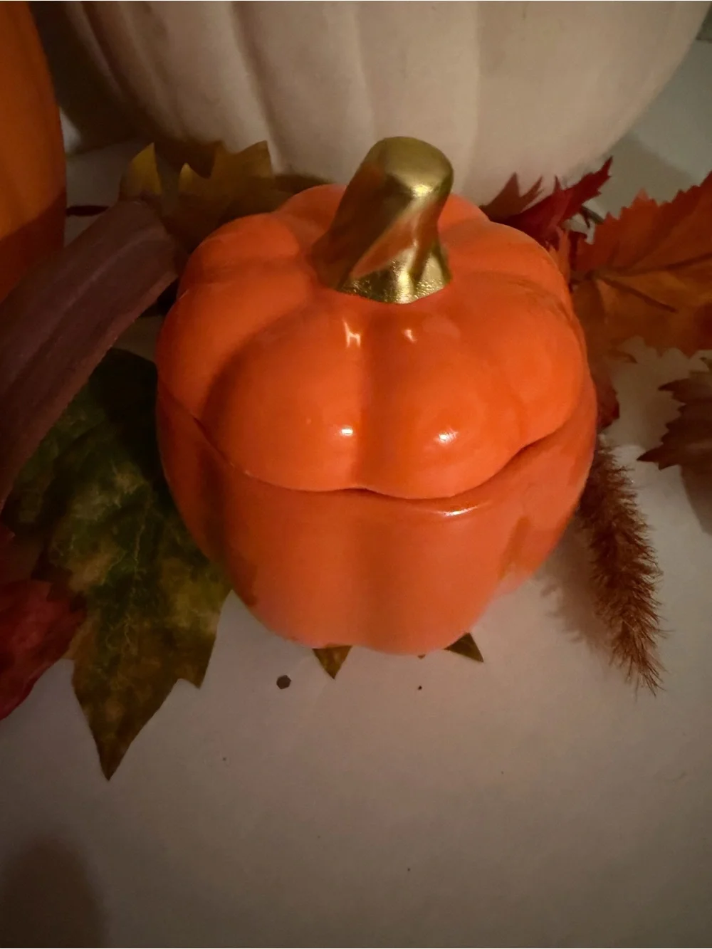 Orange Ceramic Pumpkin with Soy Candle, scent Orange Cinnamon Spice 8.3 oz